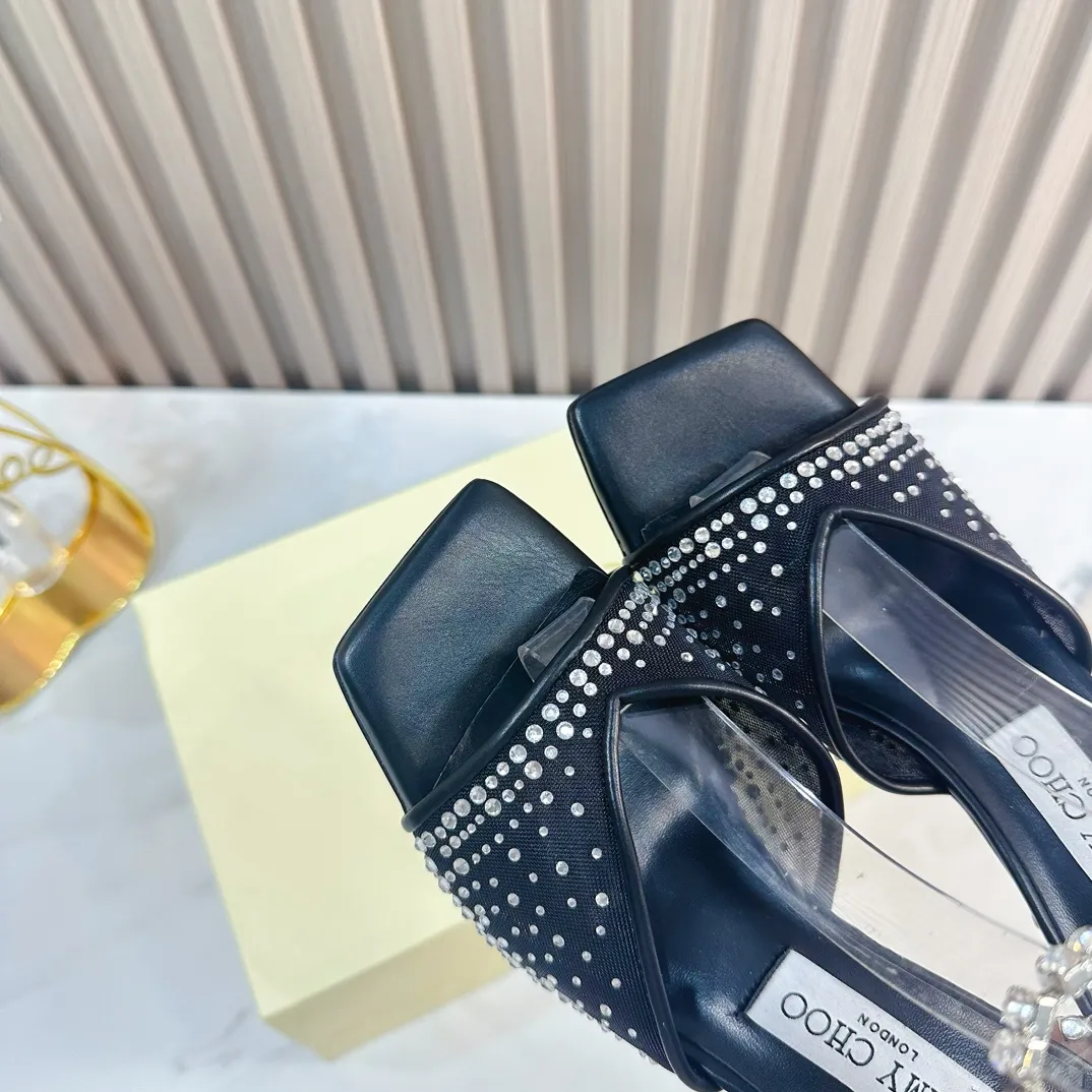 👟👟Ex-factory price 660👟👟 JIMMY CHOO (Jimmy CHOO) 💝💝💝 is a very comprehensive noble fashion lifestyle brand, with a series of women's high-heeled, medium-heeled, flat-heeled sandals with the same strap from major fashion bloggers and celebrities in Hong Kong and the United States.  The Australian pointed toe, round toe and square toe series are simply beautiful. Fall in love with elegance and playful sense of the future. Just by looking at them, you want to own them immediately, but you can really think about a pair of exquisite high heels~~~~~~~~~~~~~~~~~ 💝This series is specially designed for extraordinary and indifferent ladies, thus creating a unique overall effect, Jimmy Choo Design products that inspire women to move forward and show their charm💝💝💝 1⃣️Material: Imported genuine mesh hot diamond 2⃣️Inner: Imported Italian lambskin, super soft and delicate 3⃣️Outsole: Imported Italian original original color genuine leather outsole Heel height 6.5cm (10.0/8.5cm can be made) 4⃣️Code number: 35-39 (34.40.41.42 customized)
